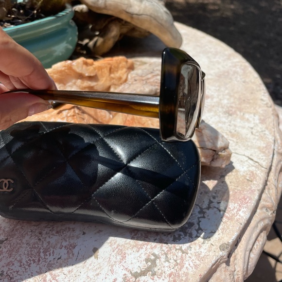 Chanel butterfly sunglasses - Picture 12 of 13